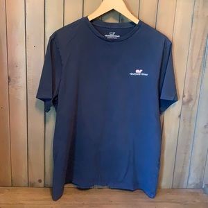 Vineyard Vines blue tshirt
